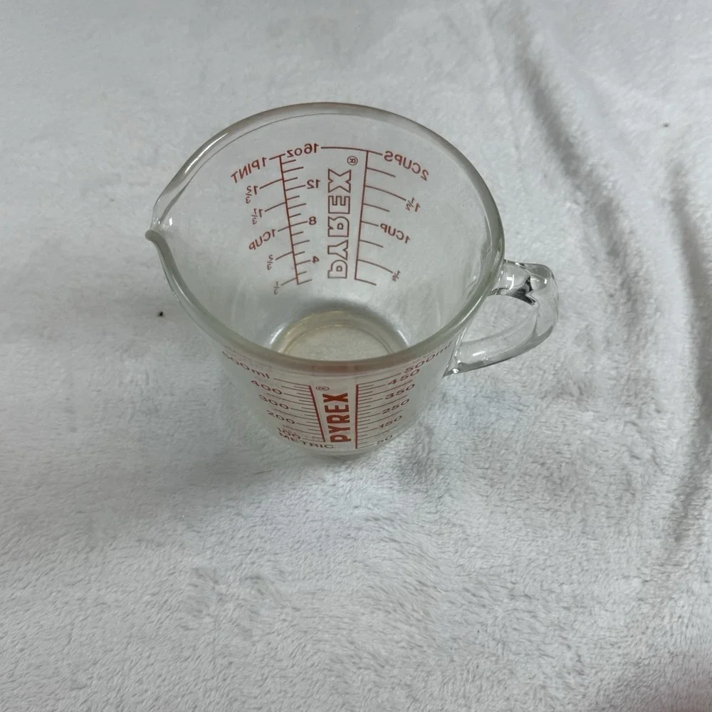 Pyrex 2 Cup 16 Oz 500mL Glass Measuring Cup Red Print Made in USA Kitchen